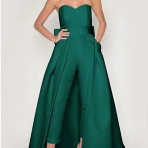 Versatile Jumpsuit & Dress: Size 6, emerald green, detachable skirt & bow